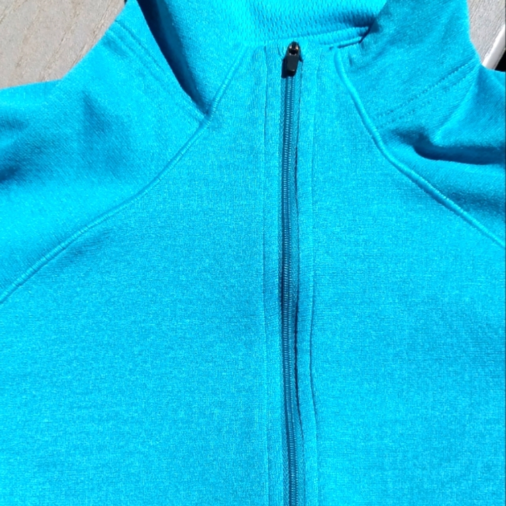 SALE Patagonia quarter zip front long sleeve top size M